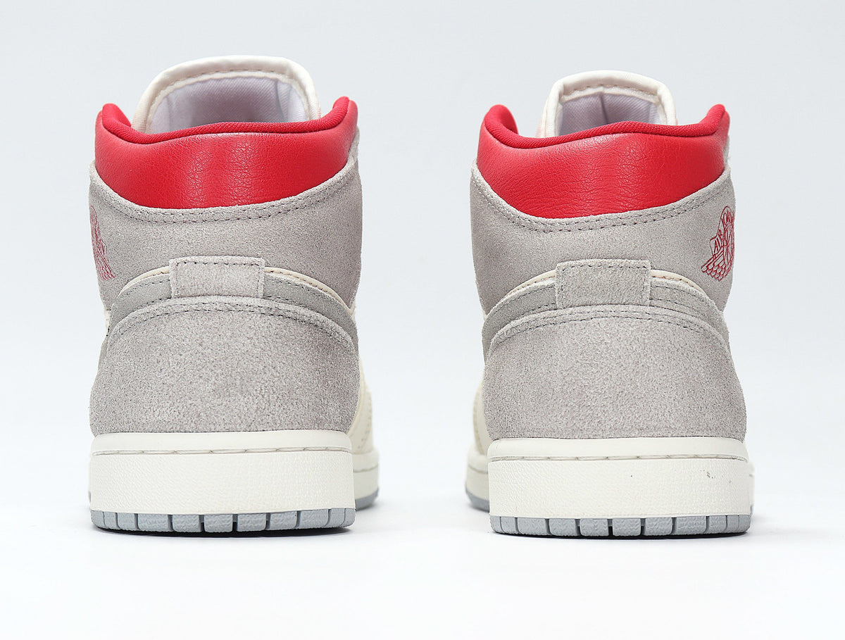 Jordan 1 Retro High OG Light Smoke Grey Sneakers CT3443-100