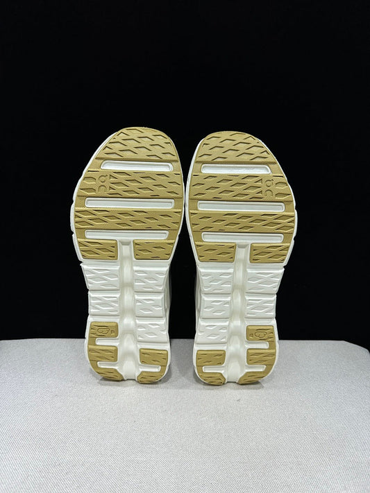 On Cloudtilt Sneakers in Light Gray and Ivory