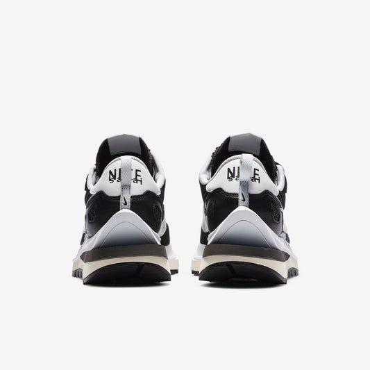 Nike sacai VaporWaffle CV1363-001 Black White Sneakers
