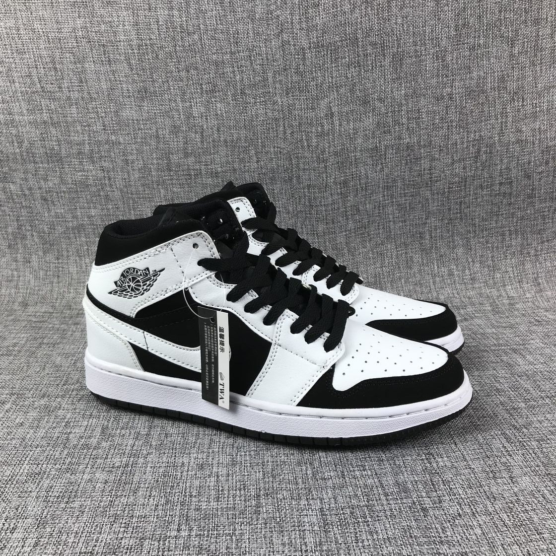 Jordan Air Jordan 1 Mid Black White Sneakers 554724-113