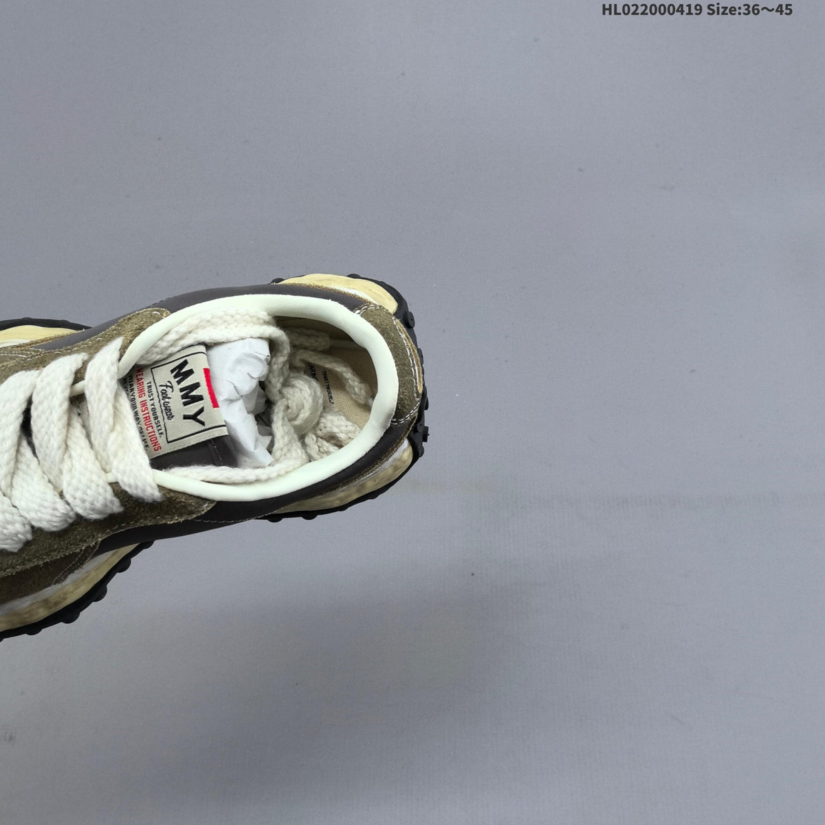 Maison Mihara Yasuhiro Larry Low-Top Sneakers in Olive