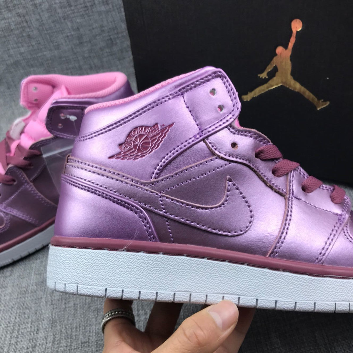 Jordan 1 Mid Sneakers Pink Rose AV5174-640