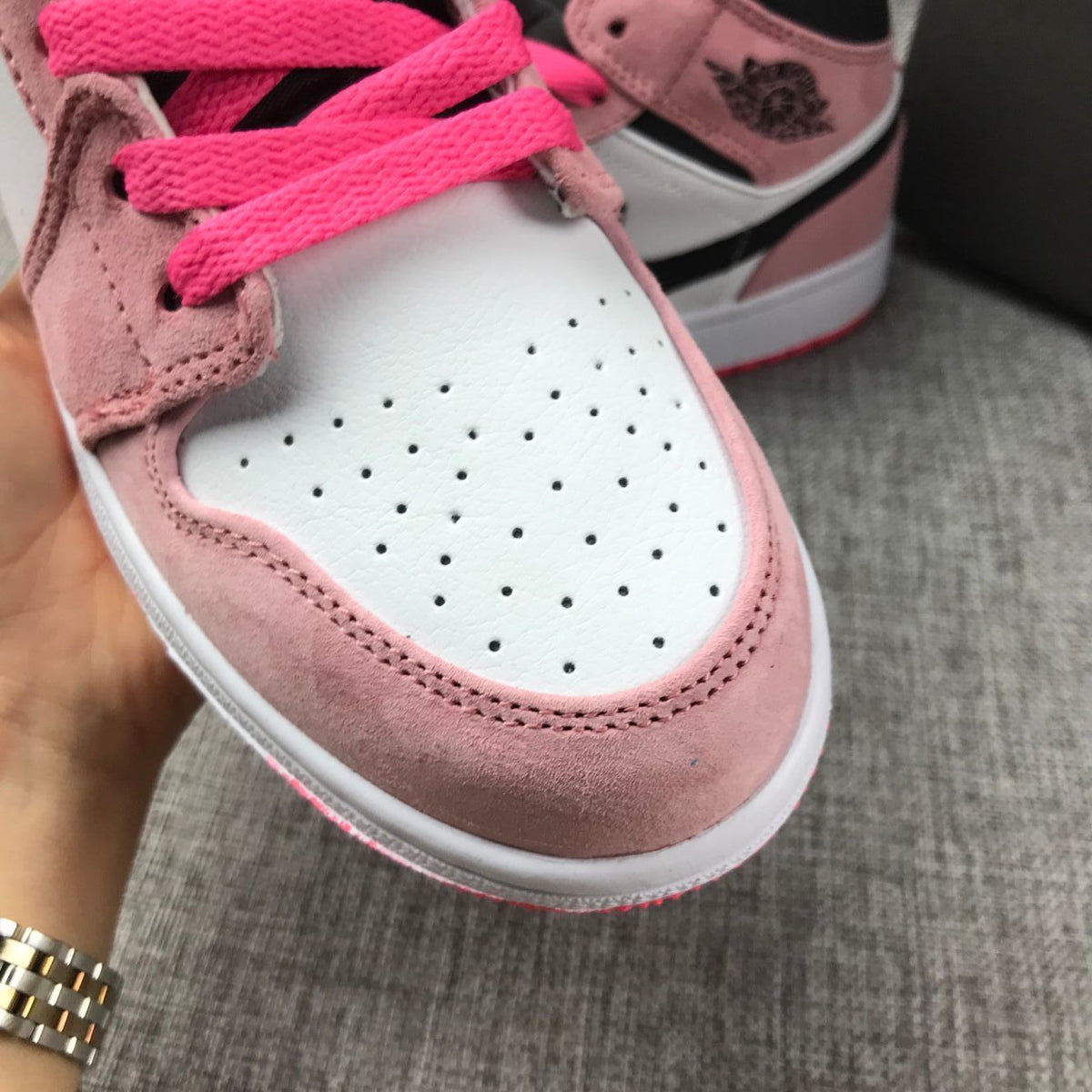 Air Jordan 1 Mid Pink Sneakers 852542-801