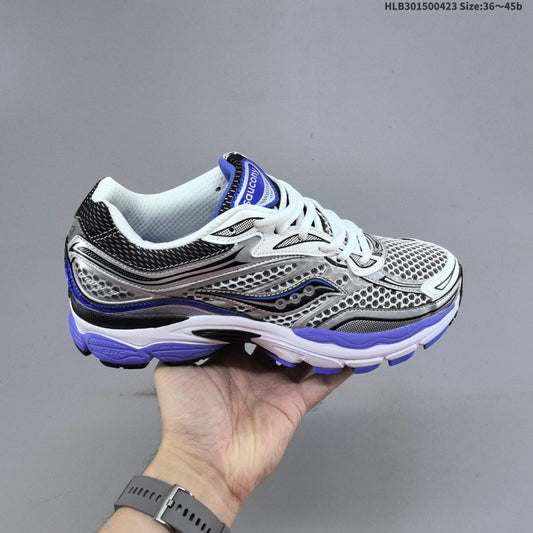 Saucony ProGrid Omni 9 Retro Running Sneakers