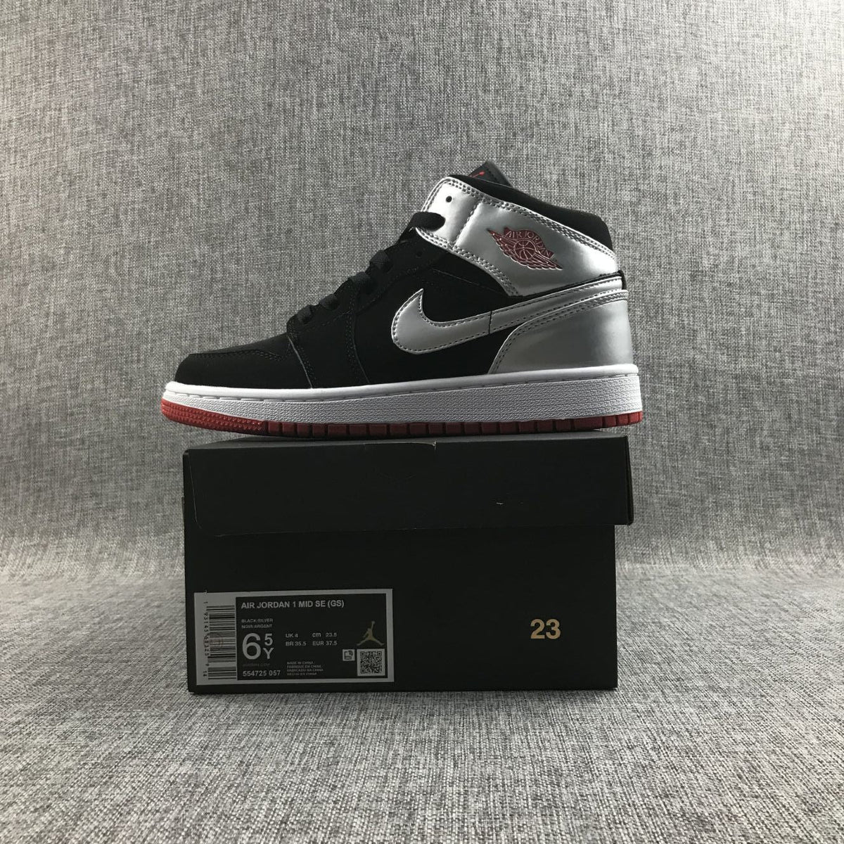 Air Jordan 1 Mid SE GS Black Silver Sneakers 554725-057
