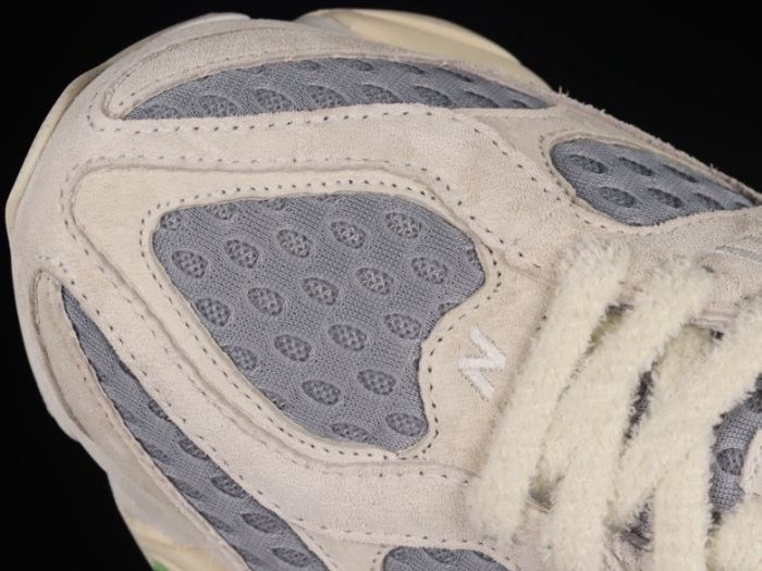 New Balance 9060 U9060BW1 Sneakers in Cream and Gray
