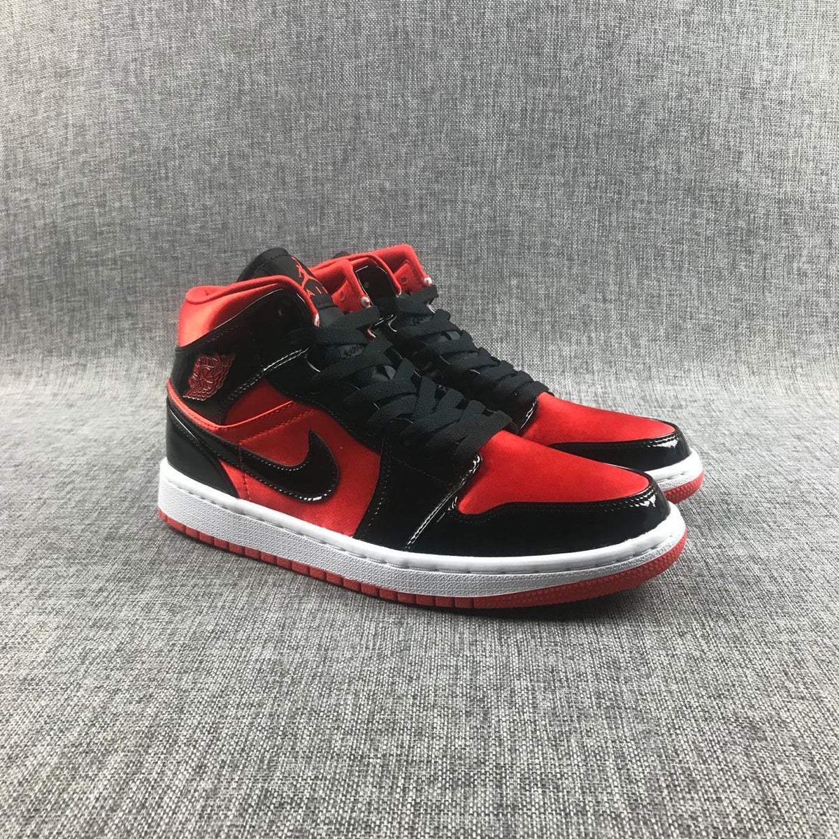 Air Jordan 1 Mid Sneakers Black Red White BQ6472-600