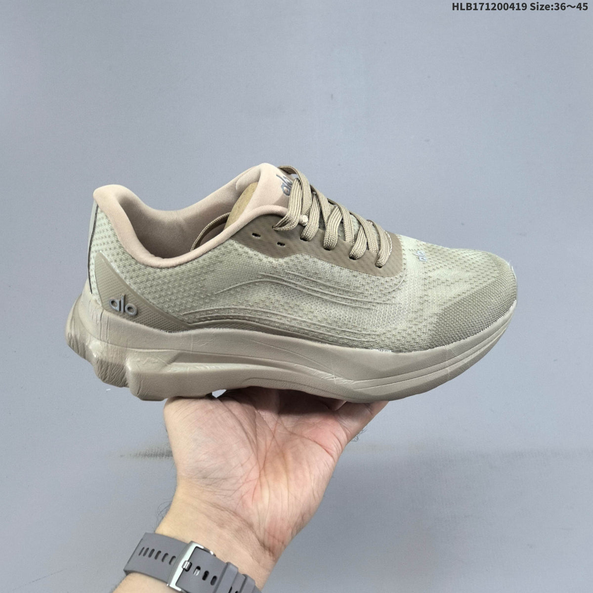 Alo Yoga Alo Runner Low-Top Running Sneakers