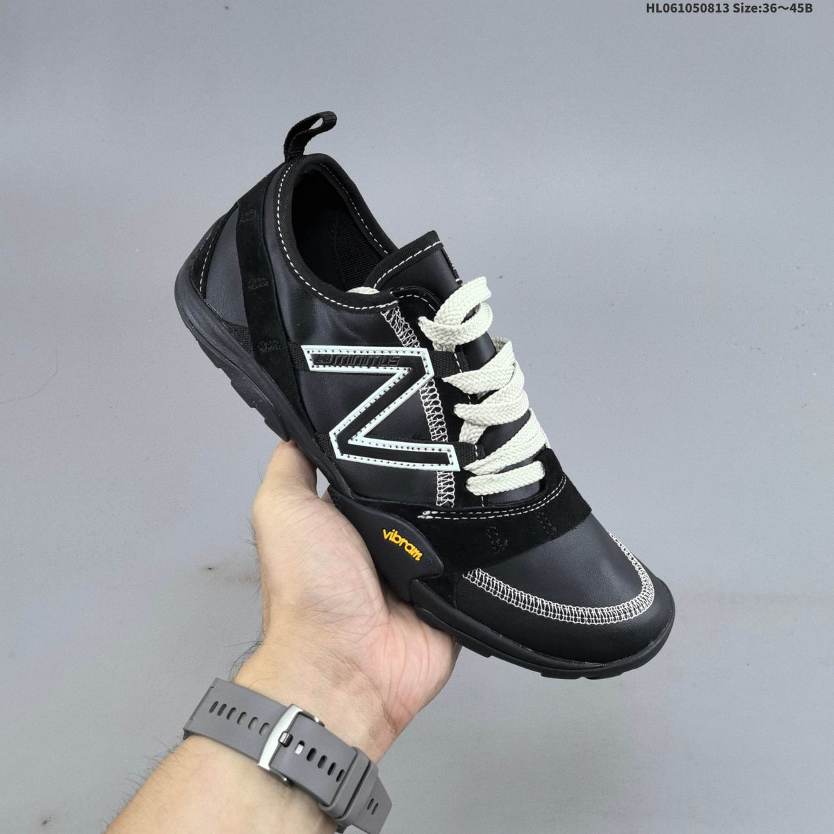 New Balance MT10O6NW Low-Profile Sneakers in Black