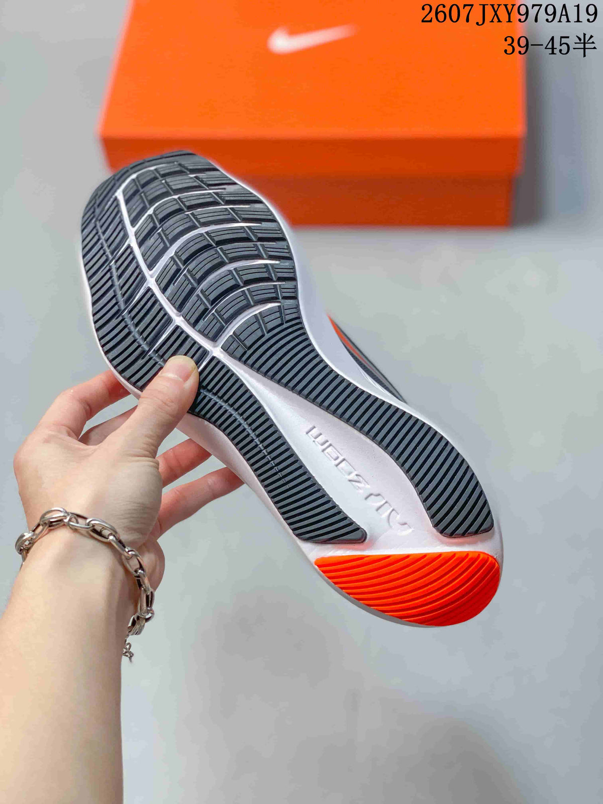 Nike Zoom Winflo 7 Running Shoes Dark Gray Orange 07JXY979A19
