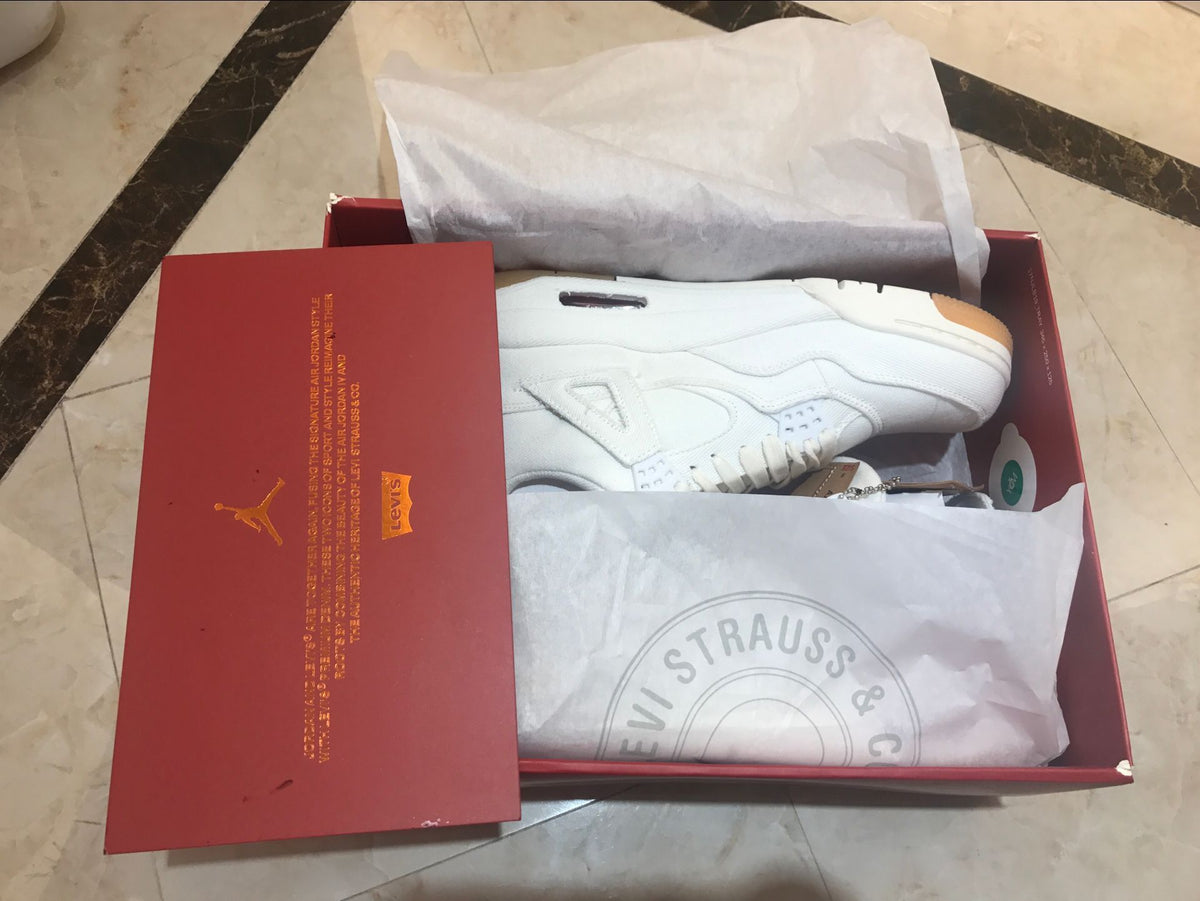 Jordan 4 Retro Levi's White Sneakers AQ2571-100