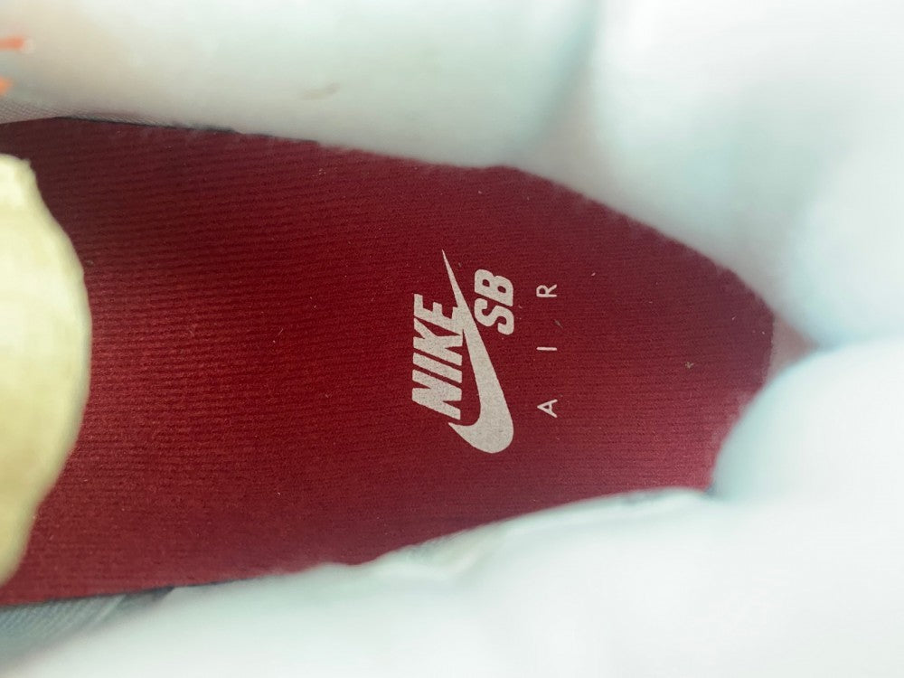 Nike SB x Air Jordan 4 White and Orange Sneakers DR5415-108