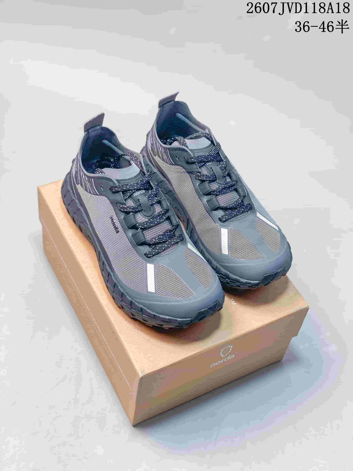 Norda 711780UOI Gray Hiking Sneakers