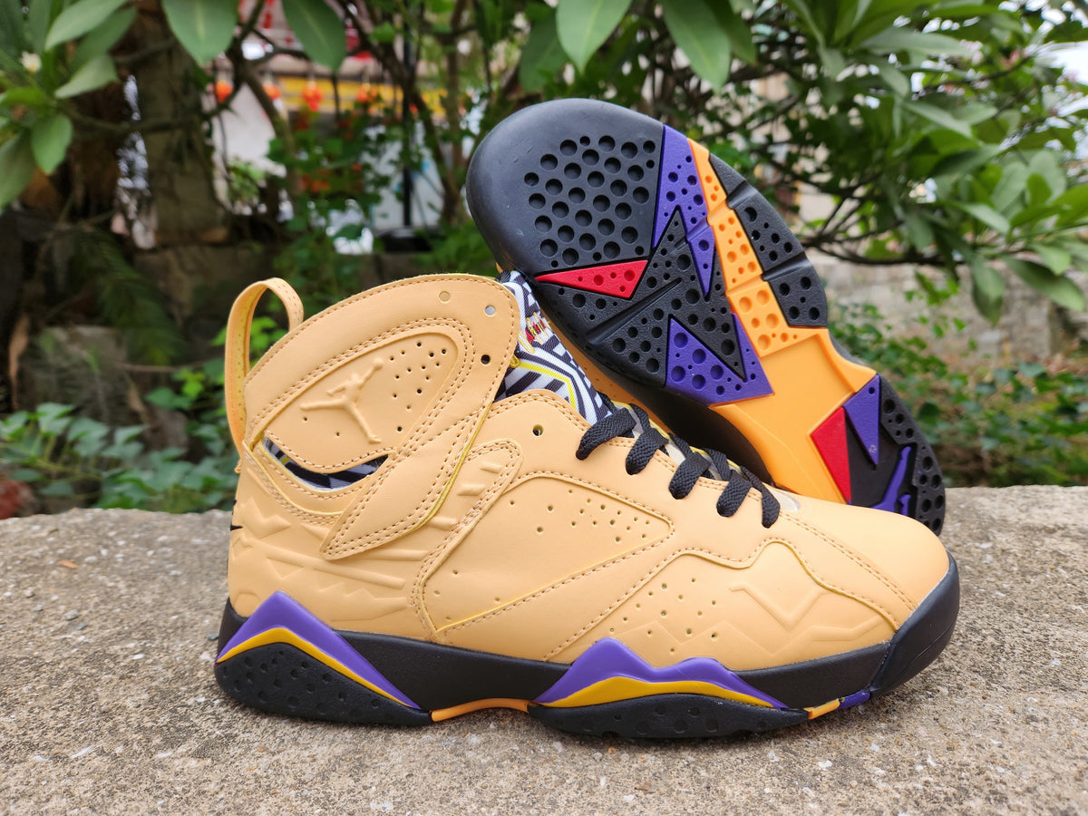 Air Jordan 7 High-Top Sneakers Wheat Purple
