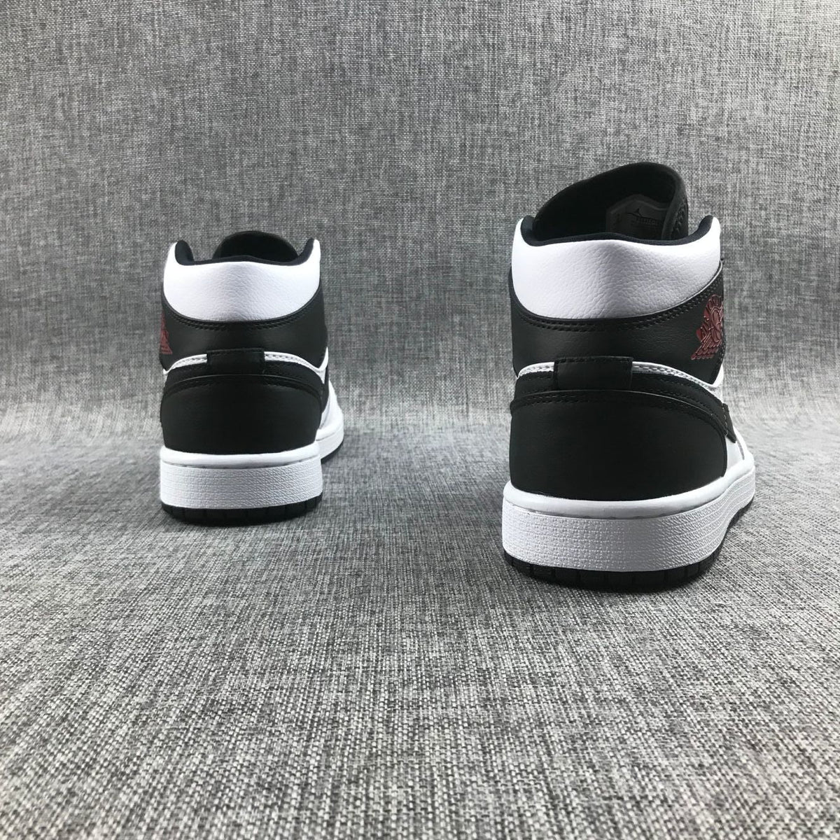 Jordan 1 Mid Reverse Black Toe Black and White Sneakers BQ6472-101