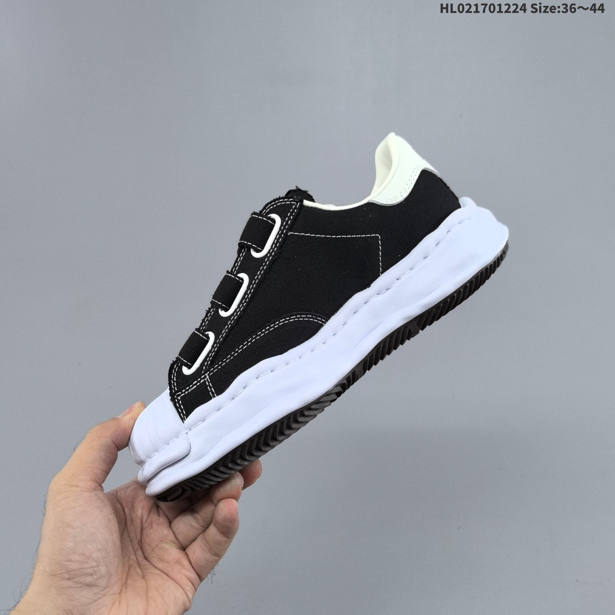 Maison MIHARA YASUHIRO Blakey Low Sneakers Black White