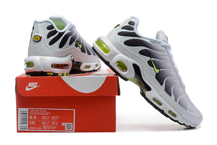 Nike Air Max Plus White and Black Sneakers DM0032-103