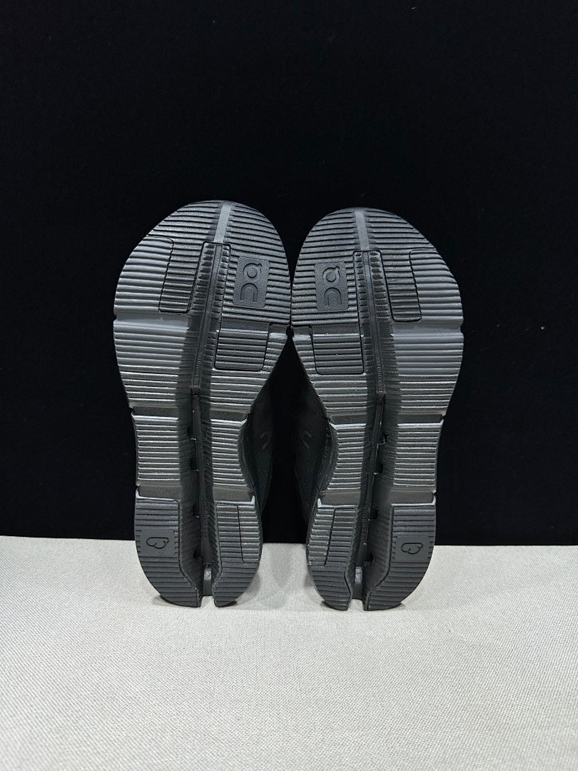On Cloudnova 2 Black Sneakers