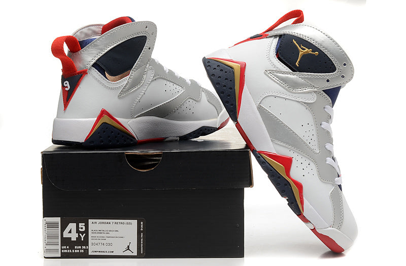 Jordan Air Jordan 7 Retro GS Sneakers, Black and Gold
