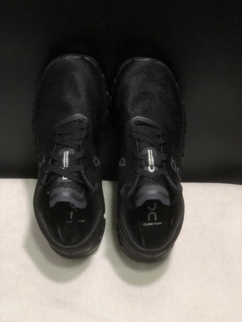 On Cloud 6 Push Black Running Sneakers