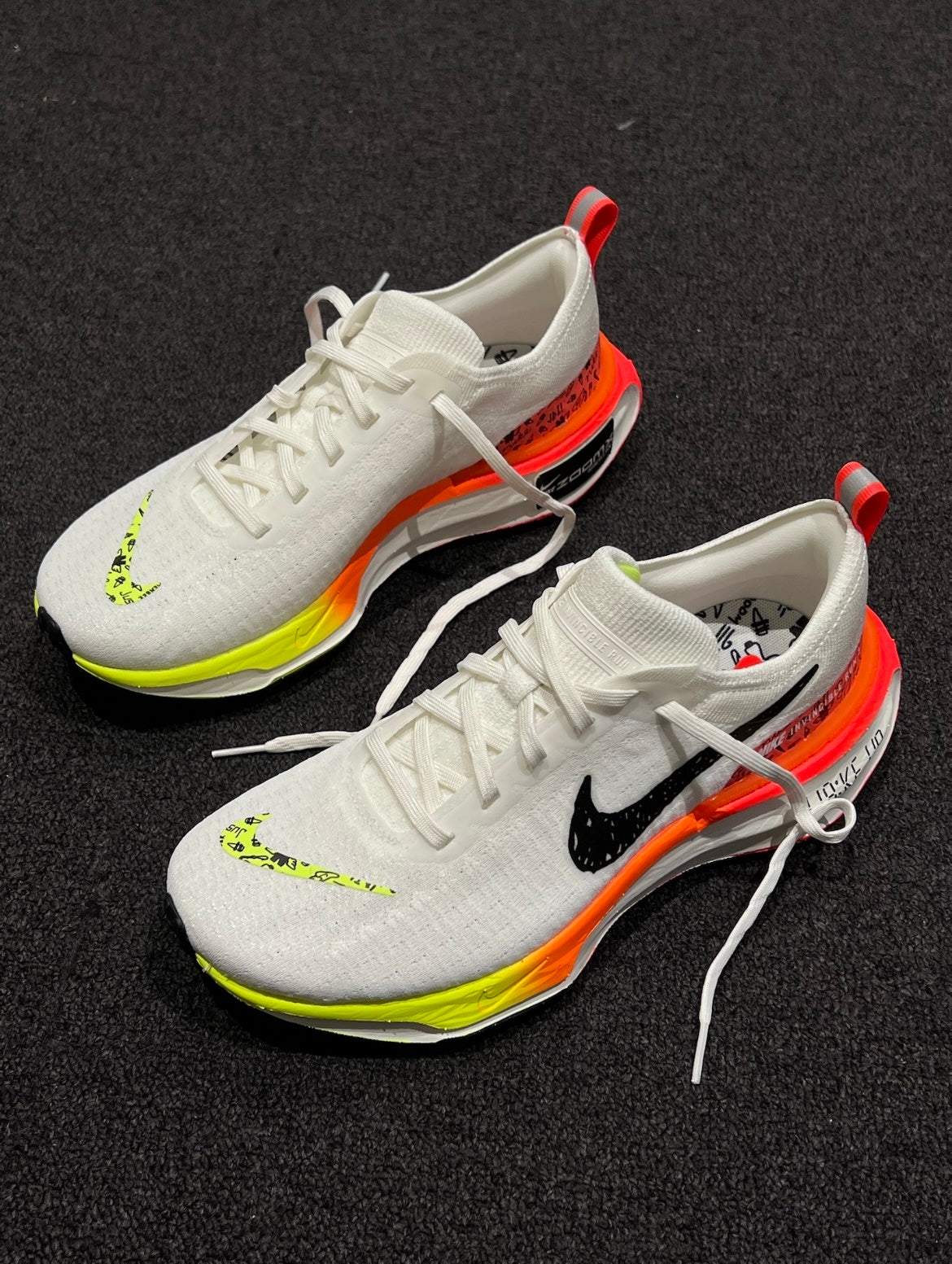 Nike ZoomX Invincible Run Flyknit 3 Running Shoes HF4915-100