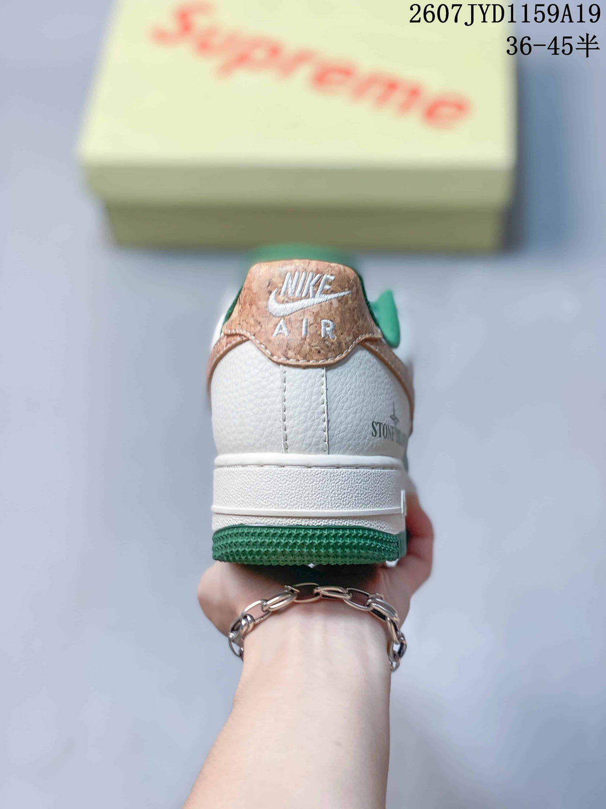 Nike Air Force 1 '07 Low White Green Sneakers