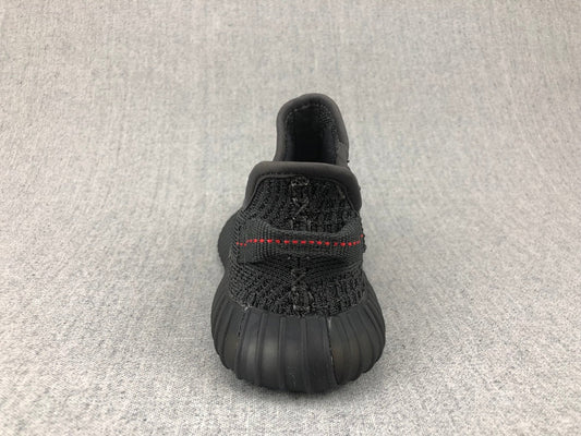 Yeezy 350 V2 Kids Sneakers in Black