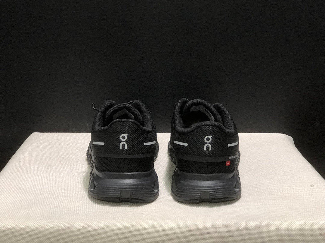 On Cloud 6 Black Sneakers