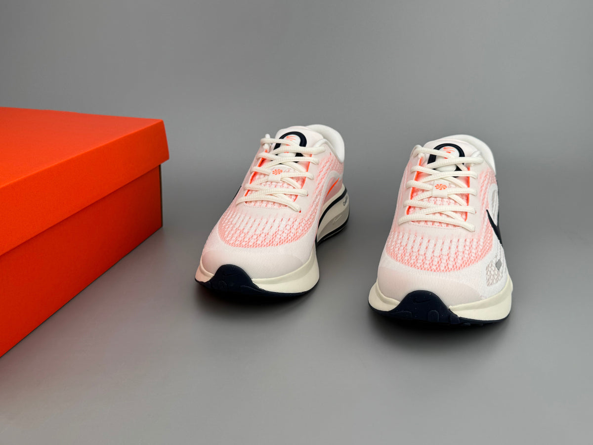 Nike Journey Run Sneakers FN0228-100 White and Coral