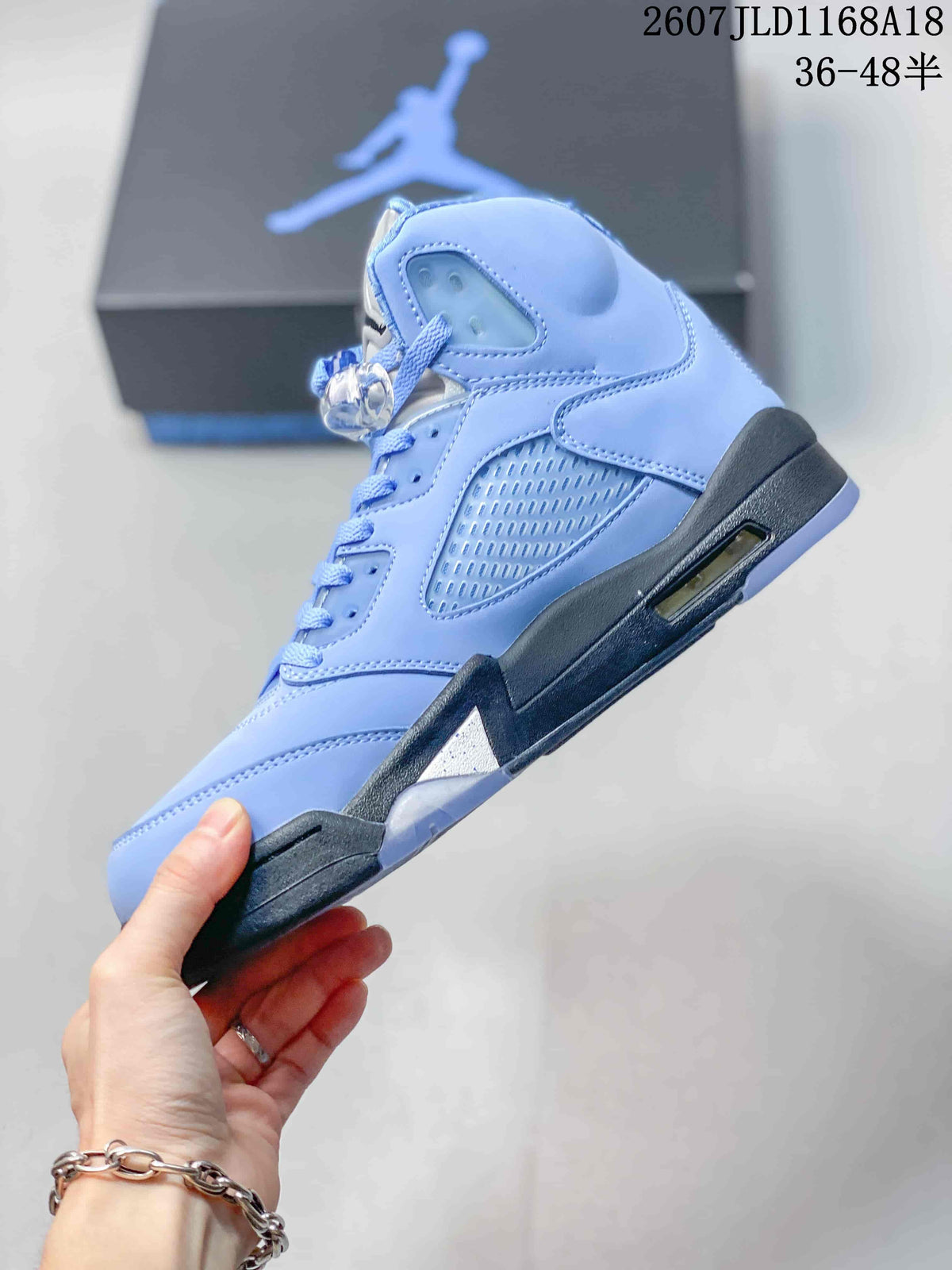 Jordan Air Jordan 5 UNC High-Top Sneakers in Blue