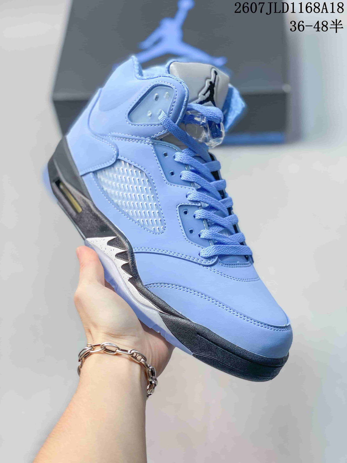 Jordan Air Jordan 5 UNC High-Top Sneakers in Blue
