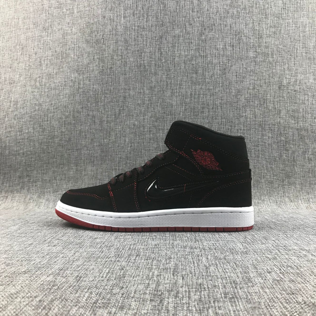 Jordan Air Jordan 1 Mid Sneakers Black Red CK5665-062