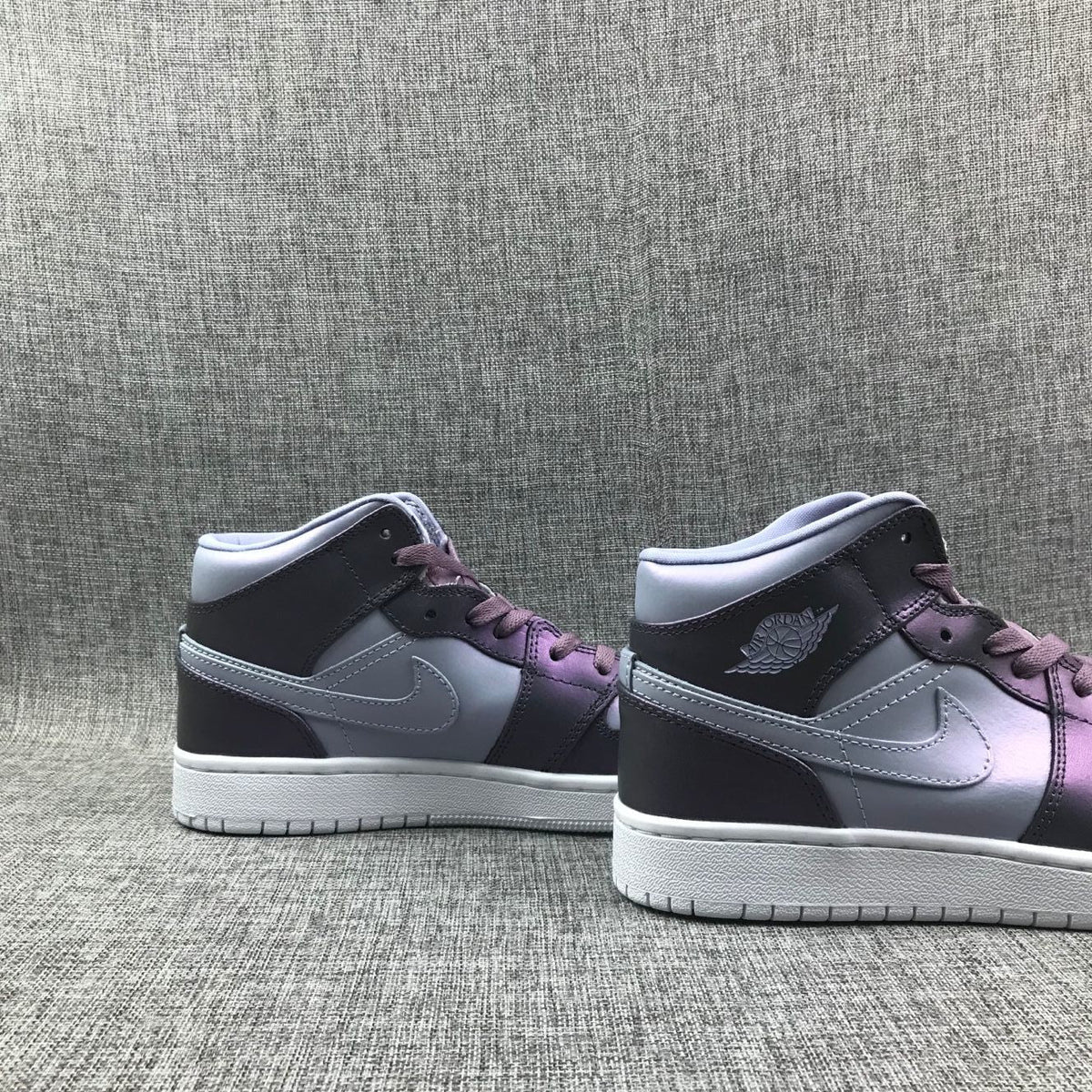 Jordan 1 Mid Sneakers Purple AV5174-400