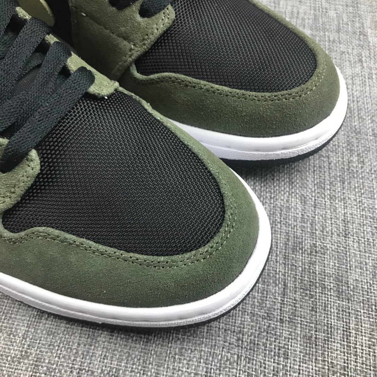 Air Jordan 1 Mid Sneakers Olive Green BQ6472-030