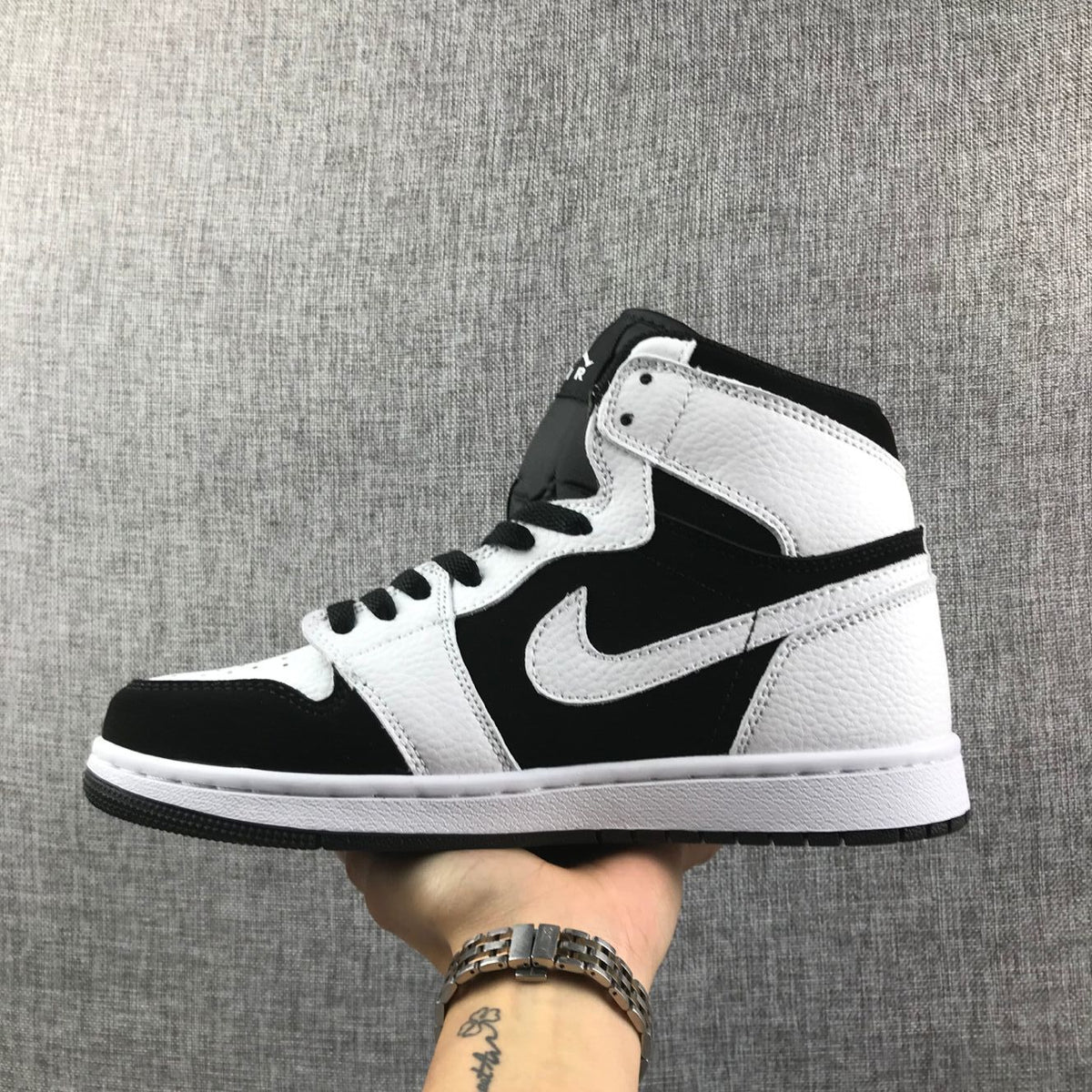 Air Jordan 1 High Black and White Sneakers 554724-113