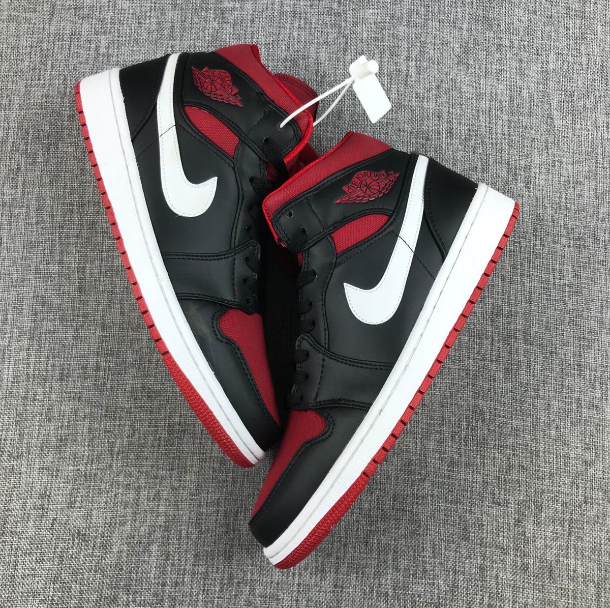 Jordan 1 Mid Black Red Canvas-Style Sneakers 554724-020