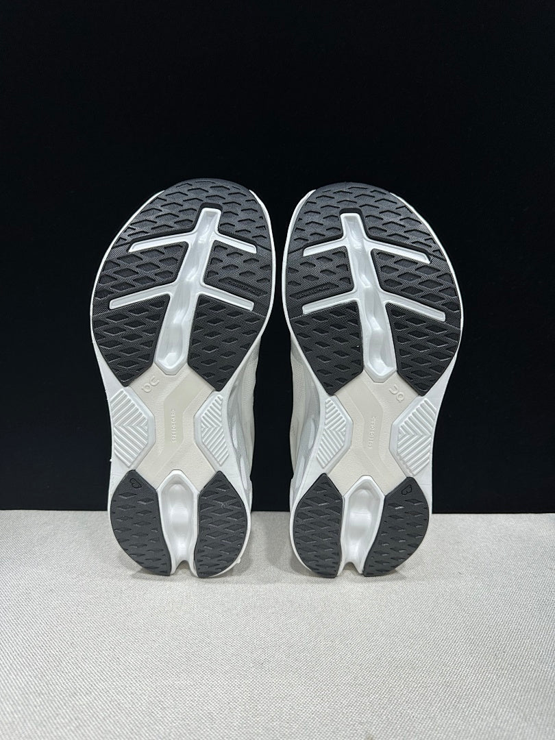 On Cloudeclipse White Running Sneakers