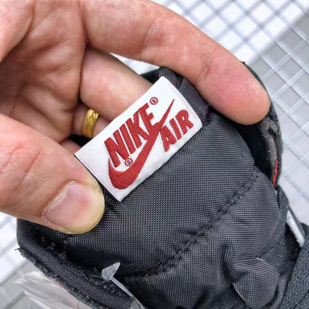 Air Jordan 1 Retro High OG Gym Red Sneakers