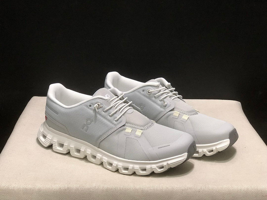 On Cloud 6 Gray and White Sneakers
