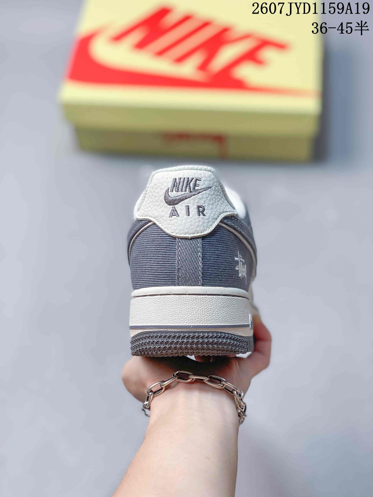Nike Air Force 1 '07 Low Sneakers White and Gray