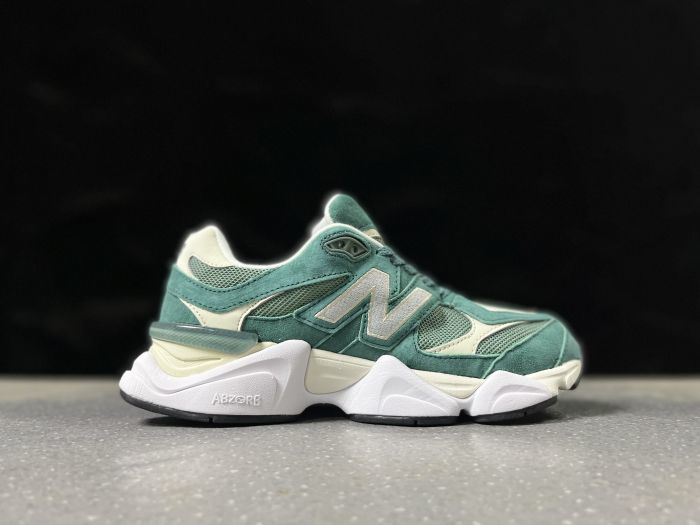 New Balance 9060 U9060EEK Sneakers in Seafoam Green