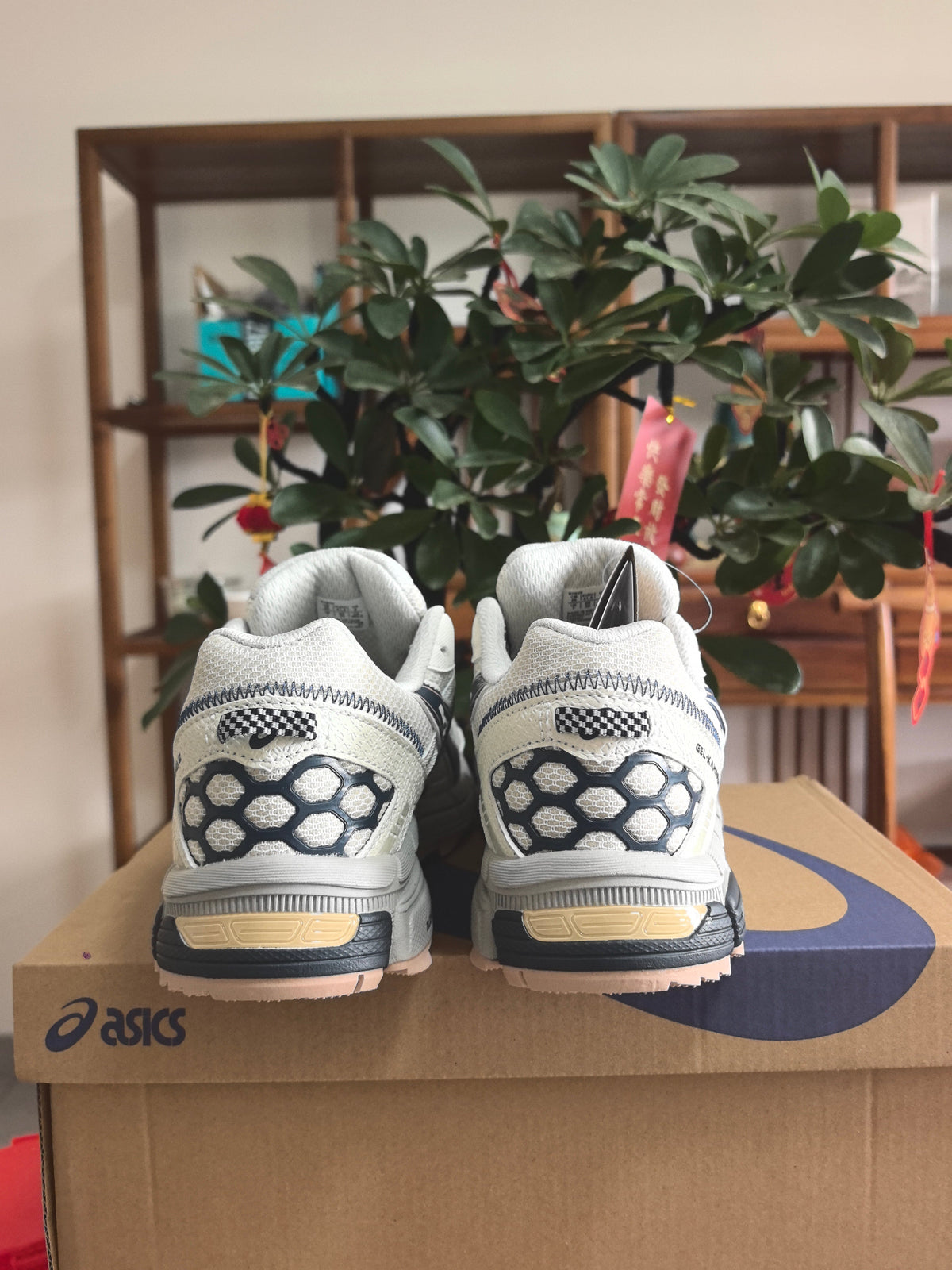 K11 Light Gray Low-Top Sneakers