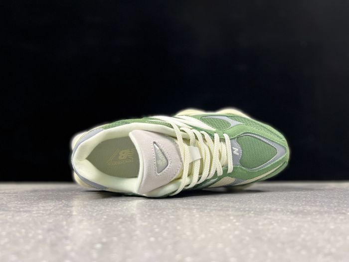 New Balance 9060 Green Sneakers U9060VNG