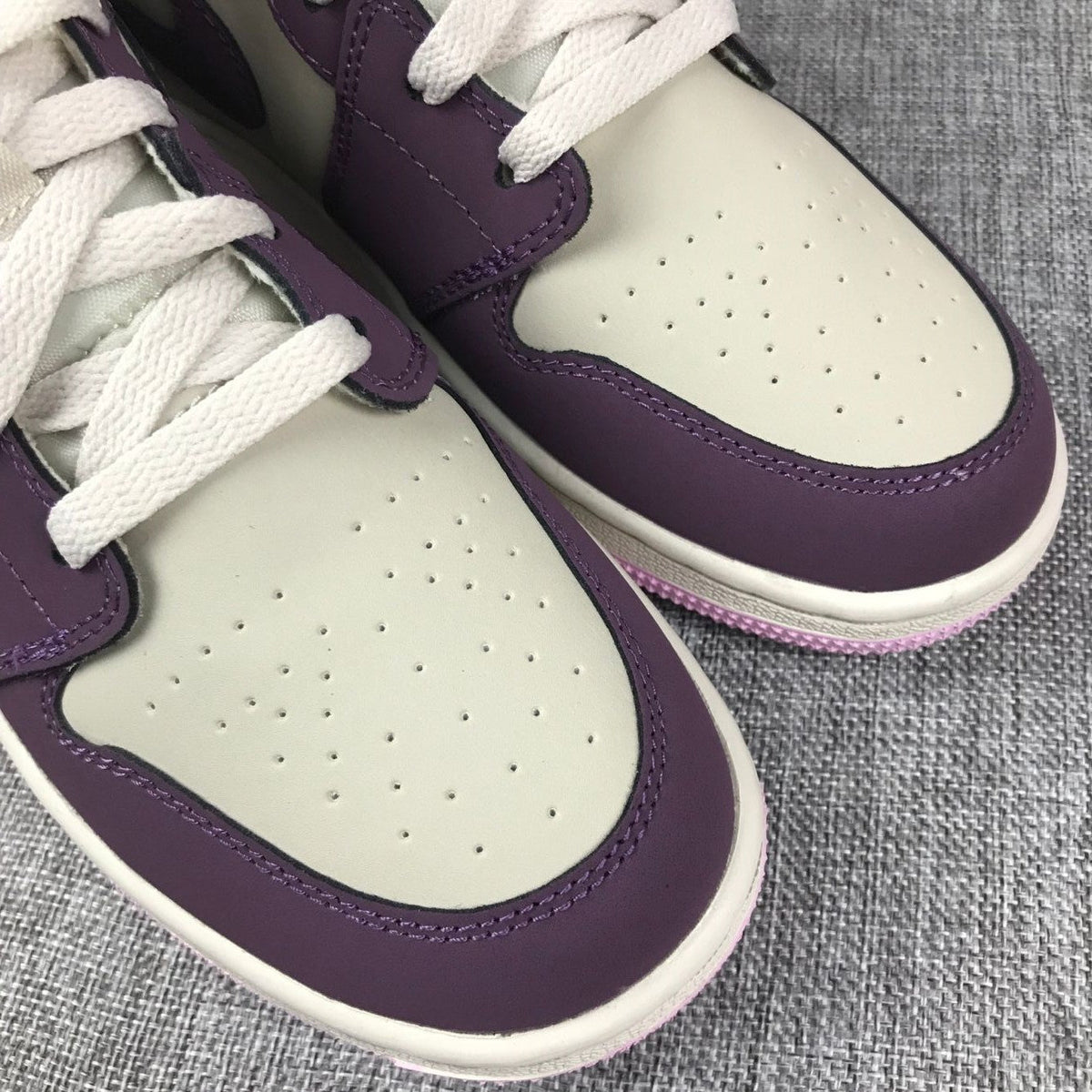 Air Jordan 1 Mid GS Sneakers White Purple Pink