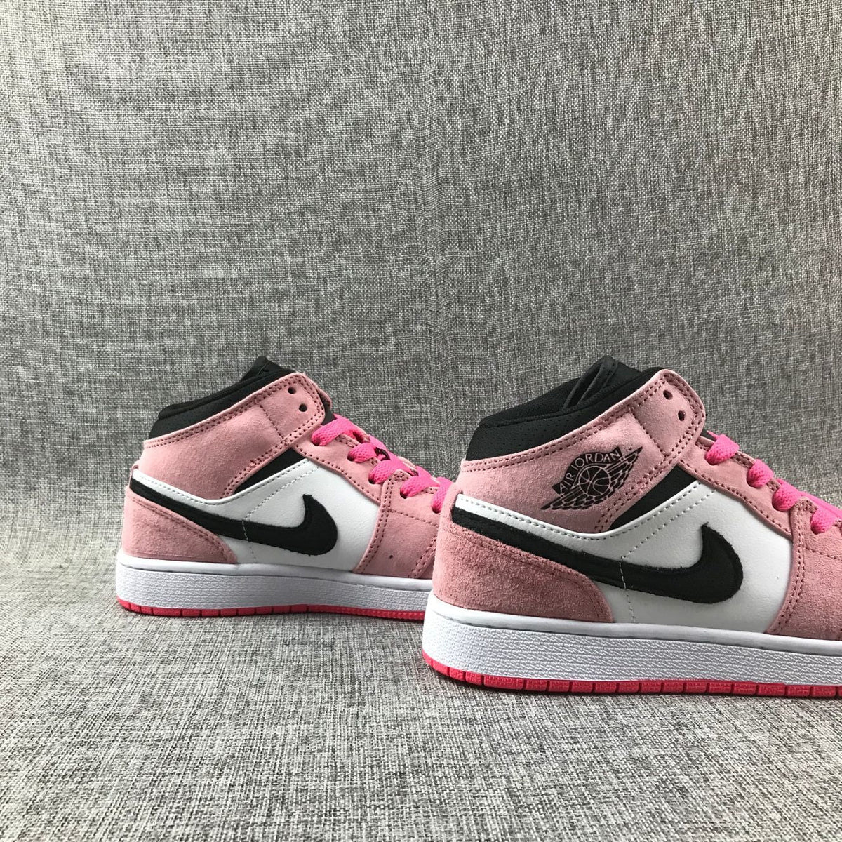 Air Jordan 1 Mid Pink Sneakers 852542-801