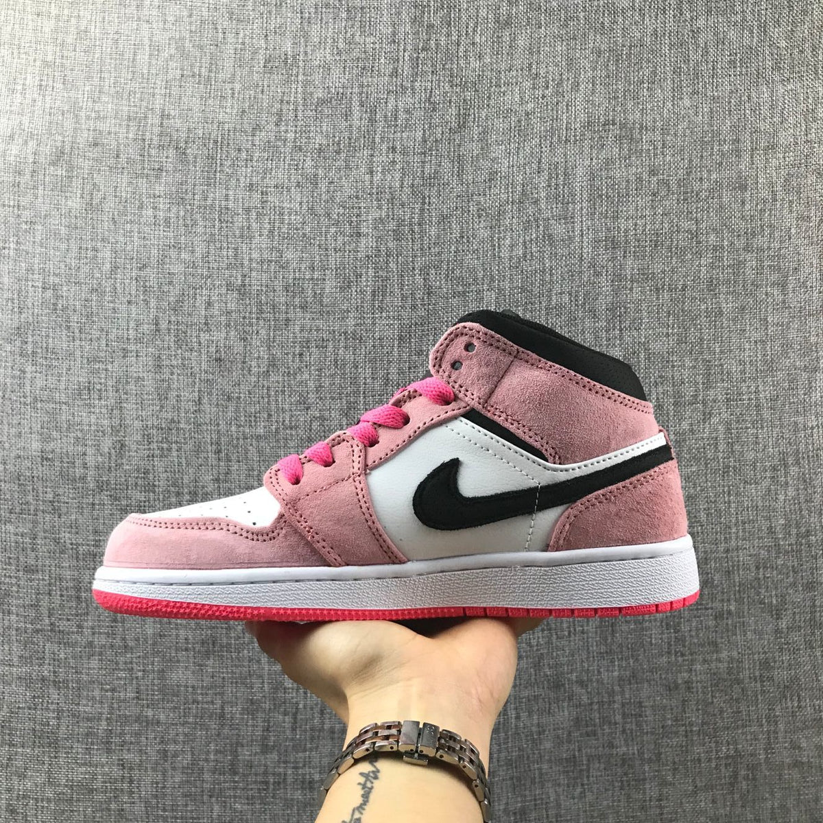 Air Jordan 1 Mid Pink Sneakers 852542-801