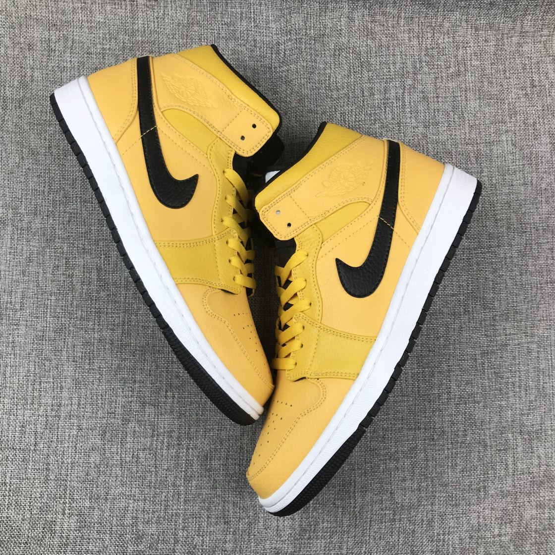 Air Jordan 1 Mid Yellow Ochre Black Sneakers 554724-700