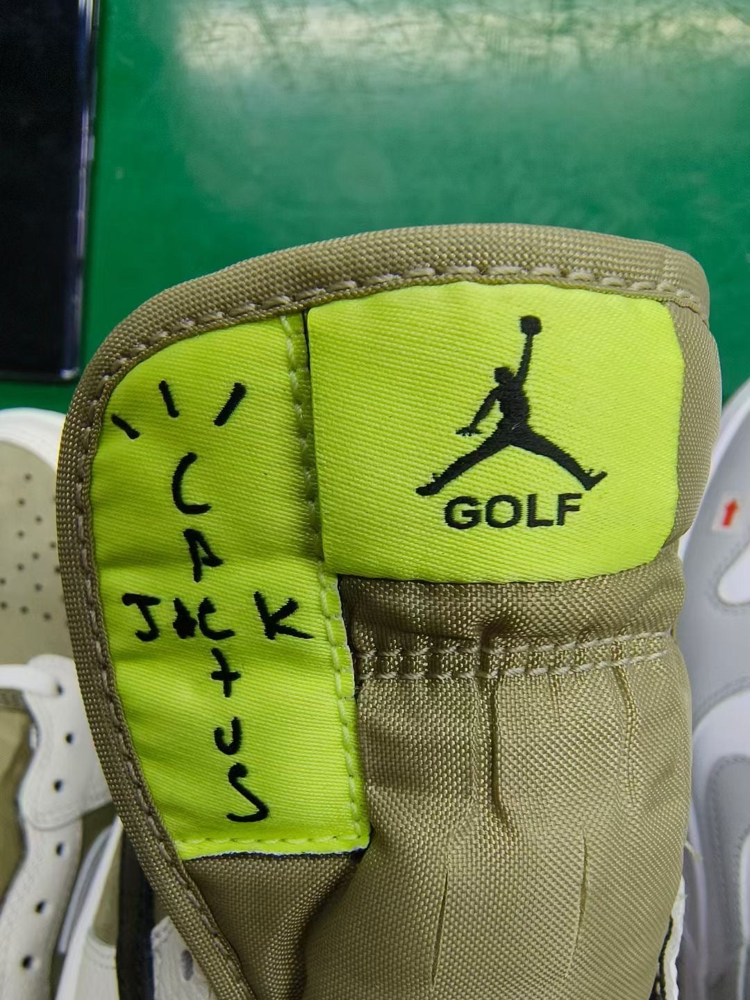 Jordan 1 Low Golf Travis Scott FZ3124-200 Olive
