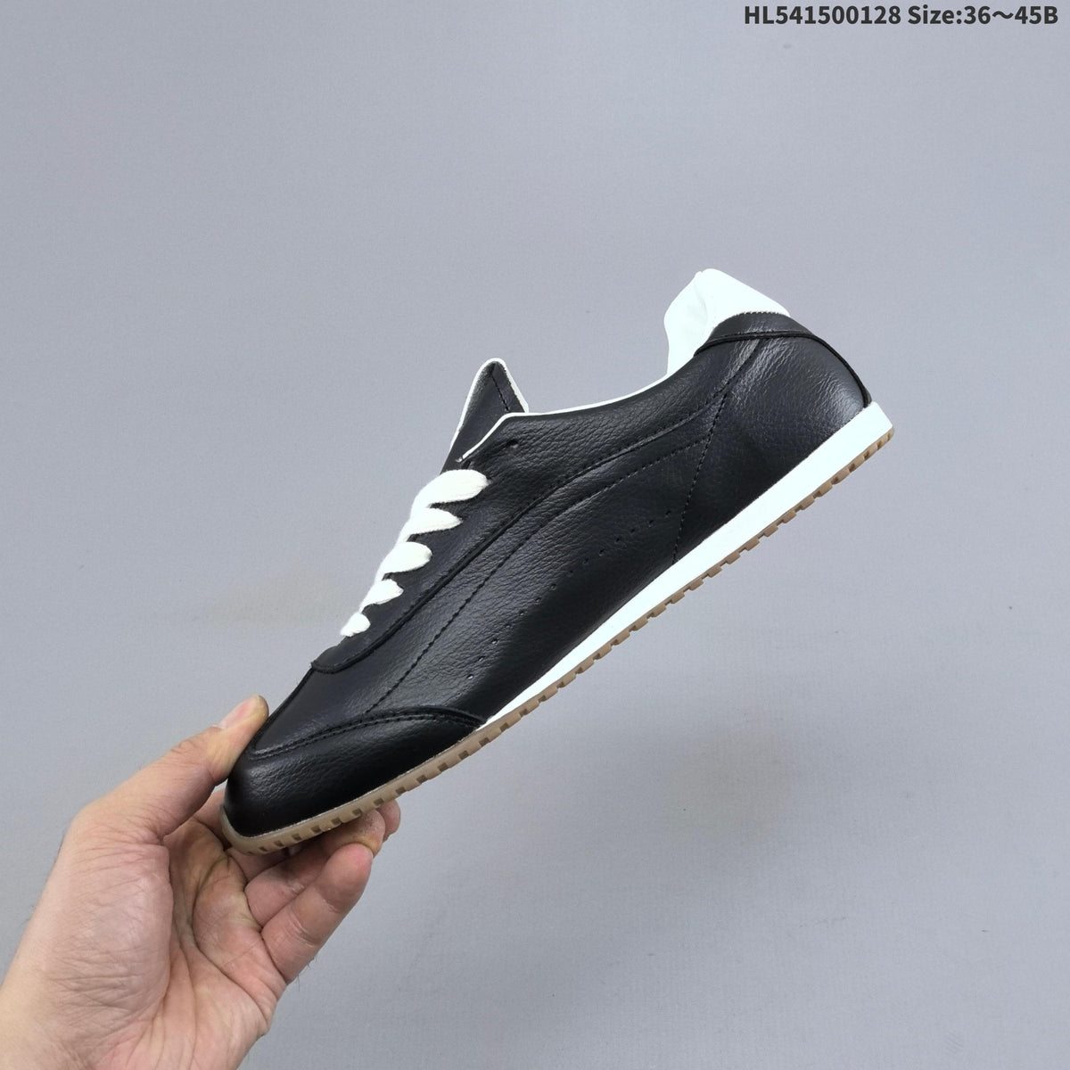 Alo Yoga Sunset Sneaker Low-Top in White and Black