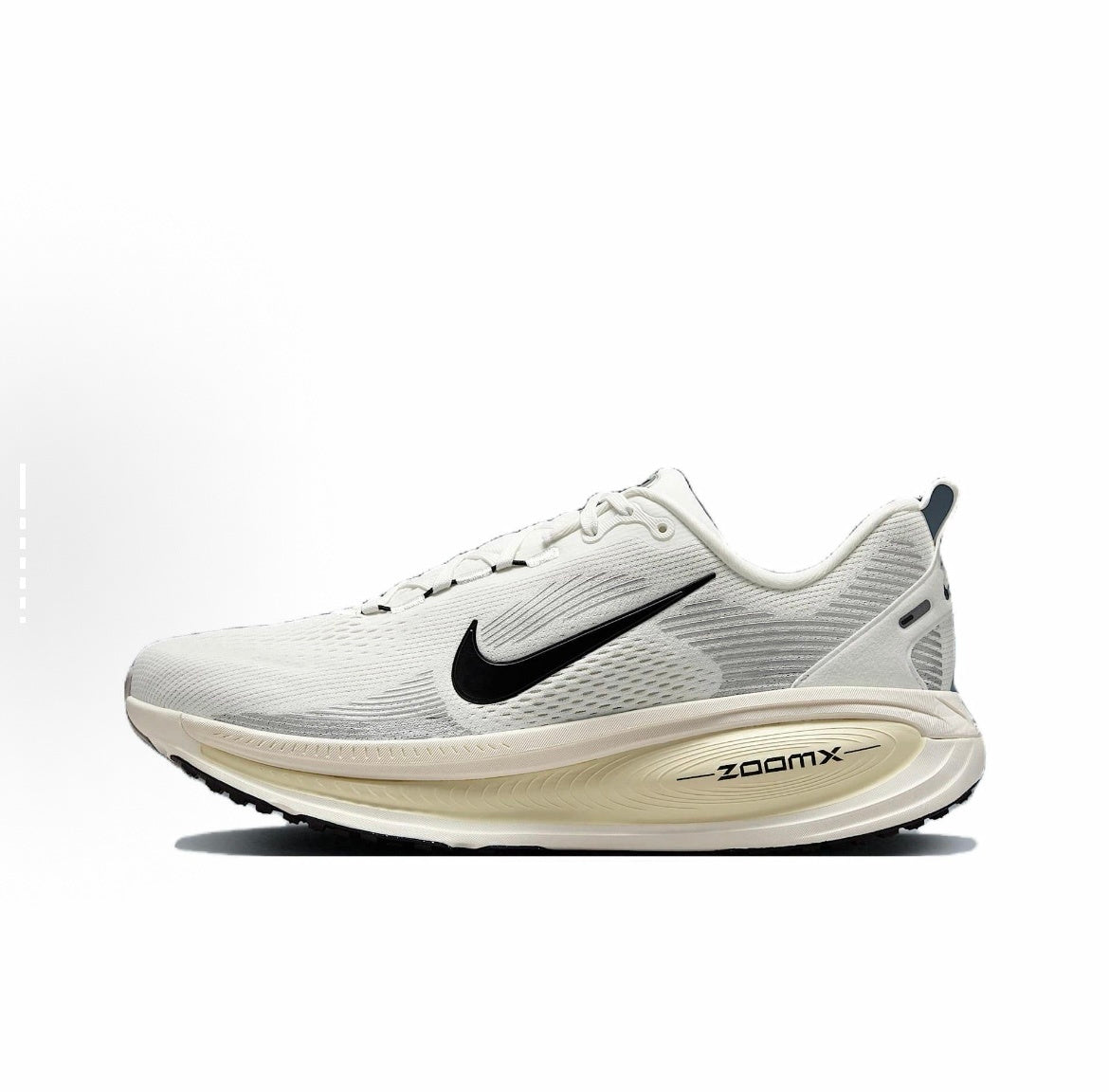 Nike Vomero 18 Running Shoes HM6803-101, Beige